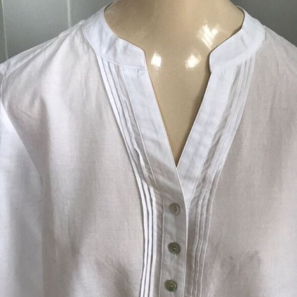 Chico’s white 100% cotton eyelet trim pleated bodice tunic Size Med - Picture 4 of 7